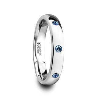 PAULA Ring aus poliertem, gewölbtem Wolframkarbid mit 3 blauen Saphiren, Fassung 4 mm - 2.5 / Wolfram